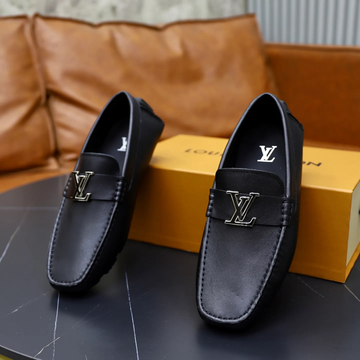 Ex-factory price: 480💰【LV】Louis Vuitton ⚠️High-end men’s driving and pedal series ⚠️38-44 (customized for 45) ⚠️All original cowhide leather! Thick and soft! Made entirely of calfskin lining! Rubber sheet anti-slip beanie sole! Three-dimensional package technology! Fashionable and classic! Handicrafts! Original high quality! Feel free to compare!